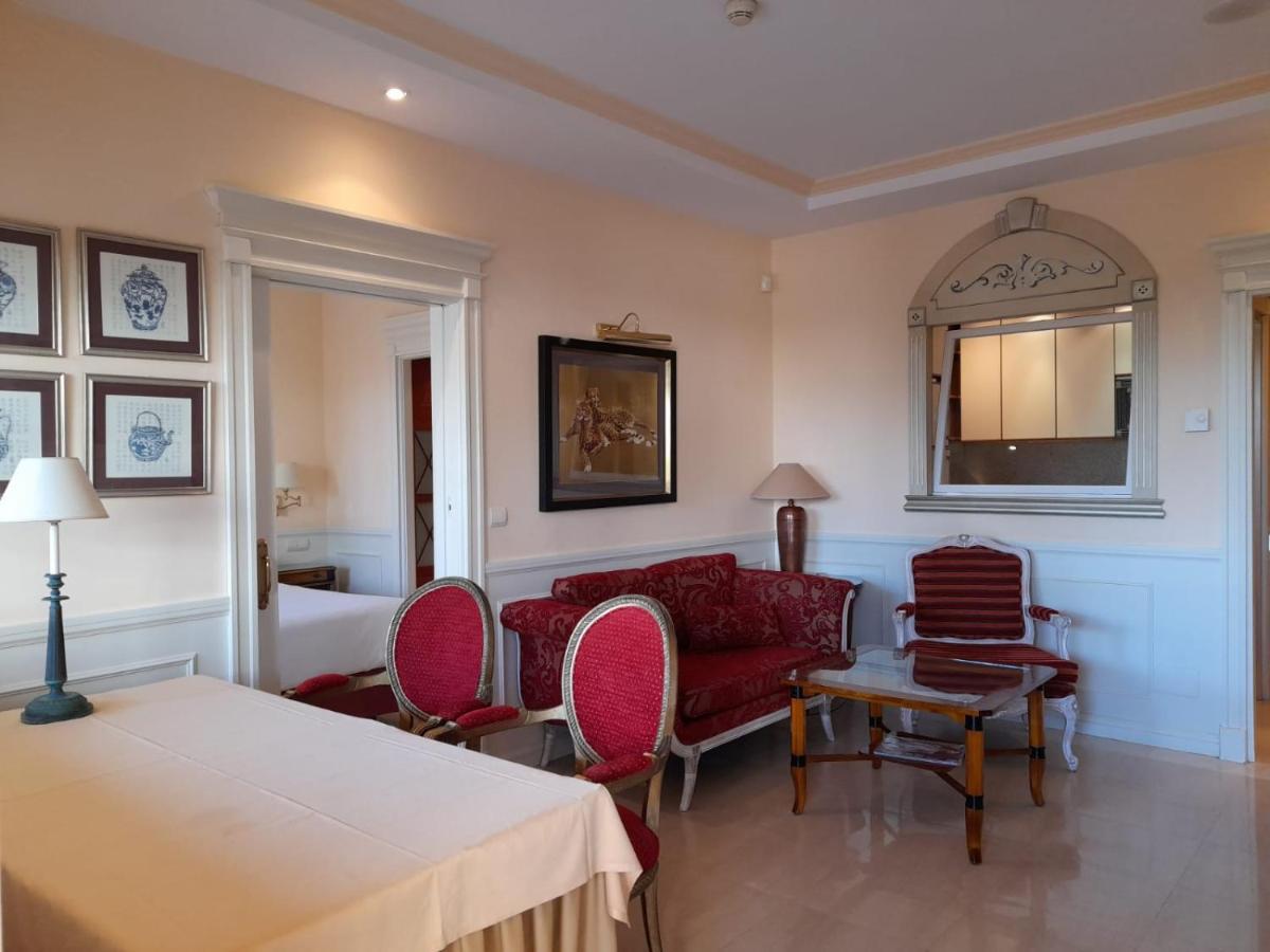 Guadalpin Residences Apartamento